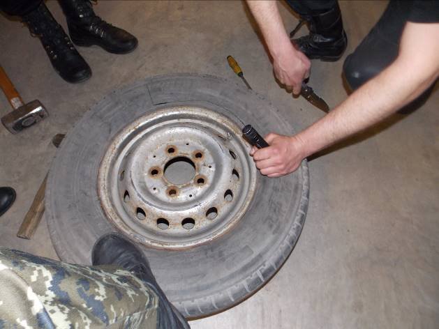 Ужгородські прикордонники затримали винахідливого контрабандиста – 03