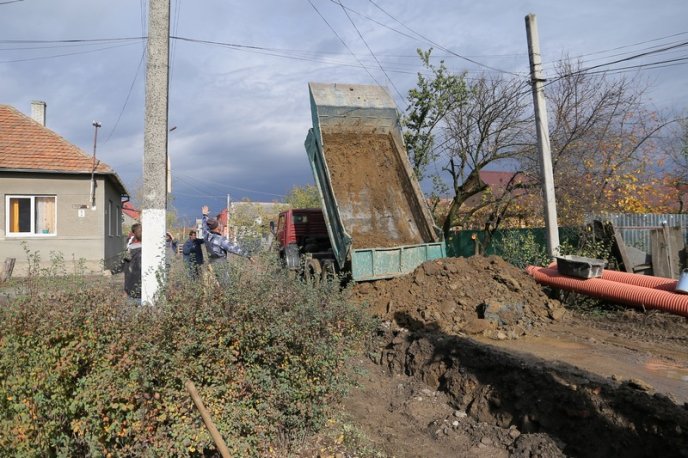 У Мукачеві зводять каналізаційну мережу на 16 вулицях – 04