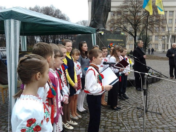 В Ужгороді вшанували пам’ять Тараса Шевченка (ФОТО) – 01