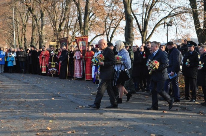 В Ужгороді вшанували памʼять жертв голодоморів в Україні – 12