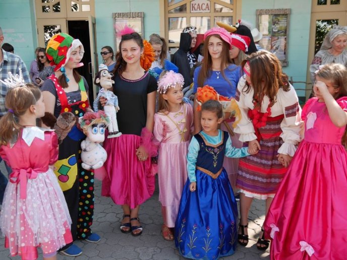 "Подорожуючі ляльки" завітали до Ужгорода – 04