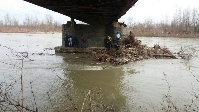 Рятувальники та водолази розчищали одну з головних водних артерій краю – 02