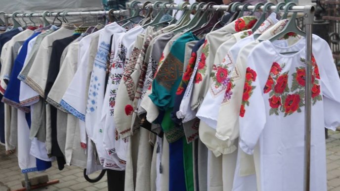 В Ужгороді на фестивалі можна скуштувати медовуху, різні смаколики та купити сувенір – 07