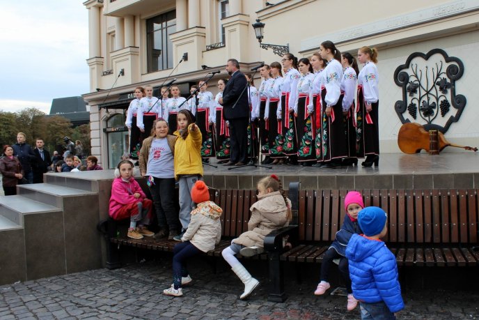 В Ужгороді відбувся святковий концерт до Дня захисника України – 03