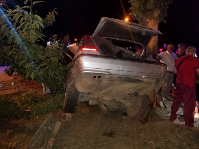 Врізався в дерево: в області сталася ще одна смертельна аварія – 01