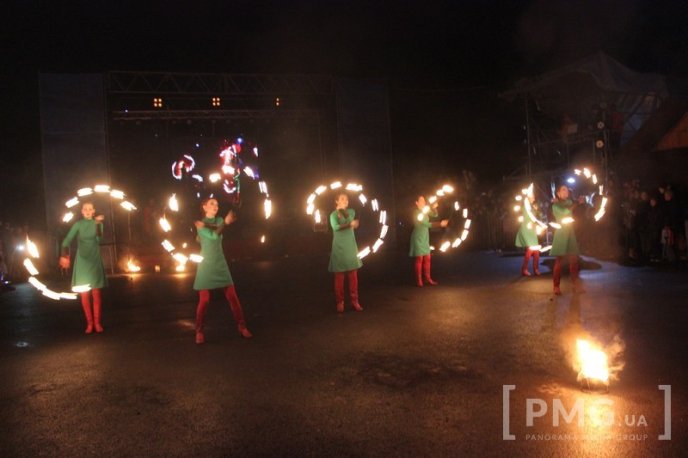 Яскраве святкування Дня святого Мартина у Мукачеві: парад ліхтариків, лицарські бої та вогняне шоу – 114 Яскраве святкування Дня святого Мартина у Мукачеві: парад ліхтариків, лицарські бої та вогняне шоу – 114