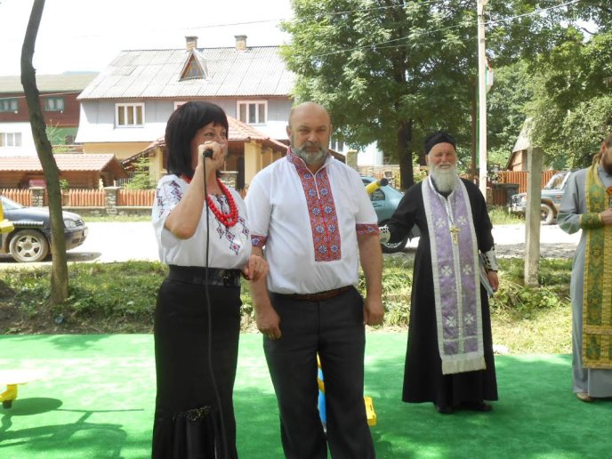 У столиці Гуцульської республіки відкрили спортмайданчик із більше десятком різних тренажерів – 09
