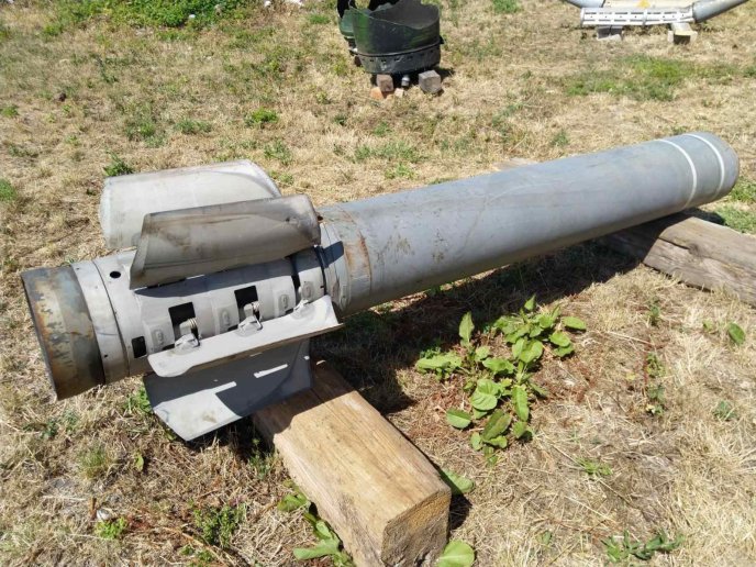 На Закарпаття у музей привезли залишки ракет, якими окупанти били по Україні – 02