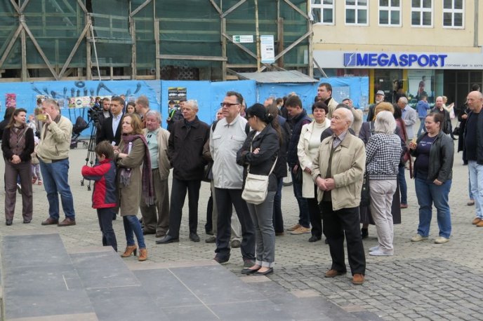 В Ужгороді відбулось віче проти сепаратизму, на якому висловили недовіру СБУ, прокуратурі та Москалю – 19