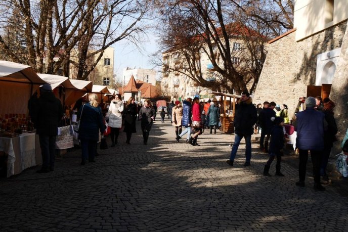 В Ужгороді розпочався триденний "Медовуха Фест" – 08