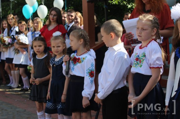 Свято останнього дзвоника відзначили у Мукачівській ЗОШ №13 – 34