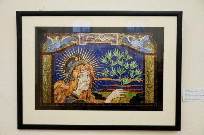 В обласному центрі відкрили виставку «Забарвлене сонячне світло» – 01