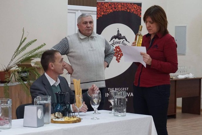 Професійні сомельє обирали найкращі вина фестивалю «Червене вино-2020» – 05