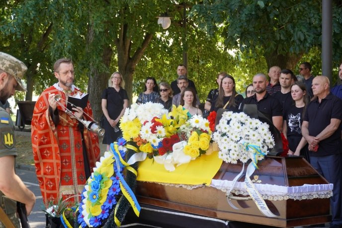 Ужгород попрощався із полеглим 40-річним Героєм – 02