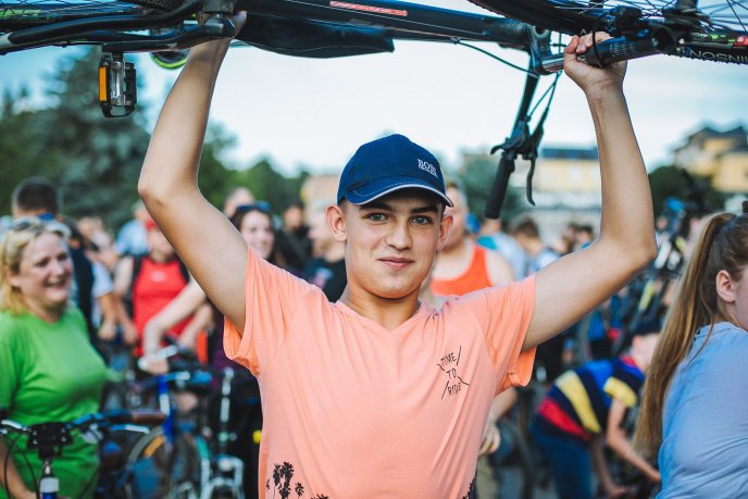 Понад триста ужгородців взяли участь у велозаїзді вулицями обласного центру – 11