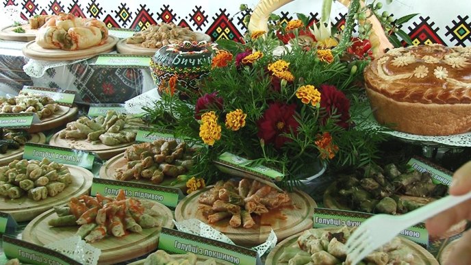 Понад 50 видів голубців пропонували на смачному фестивалі – 01
