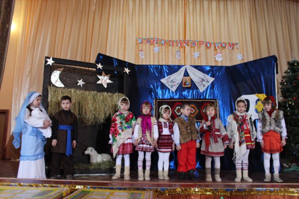 Юні колядники славили народження Ісуса Христа на фестивалі «Вифлеємська зіронька» у Дубовому – 08 Юні колядники славили народження Ісуса Христа на фестивалі «Вифлеємська зіронька» у Дубовому – 08
