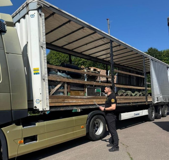 Там був товар з росії: митники розповіли, що сталося на кордоні – 01