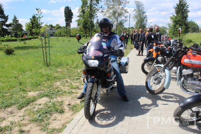 Фестиваль "Огинь і м’ясо" у Мукачеві стартував злетом байкерів – 09