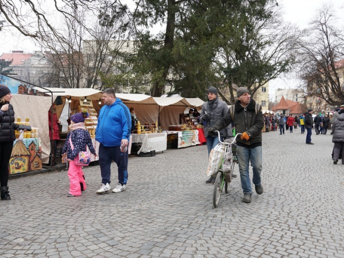 В обласному центрі триває "Медовуха Фест" – 04