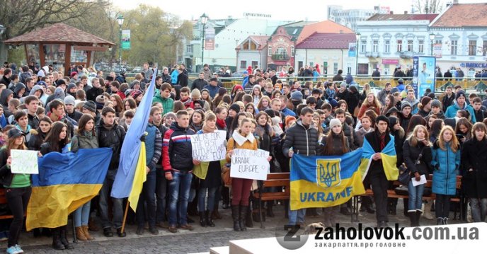 В Ужгороді студенти влаштували ЄвроМайдан (ФОТО) – 14