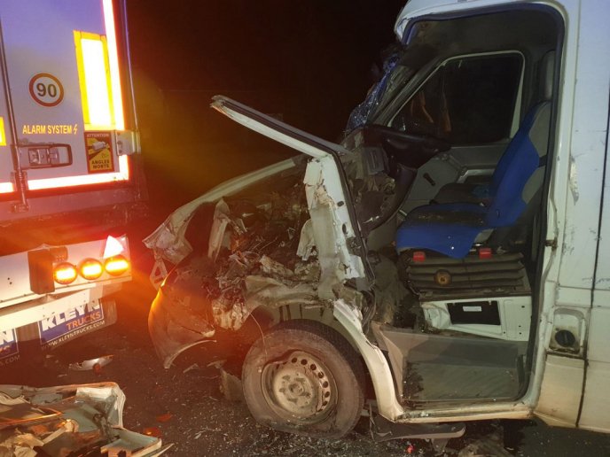 Рятувальники показали наслідки ДТП, яка сталась вночі у Виноградові – 01 Рятувальники показали наслідки ДТП, яка сталась вночі у Виноградові – 01