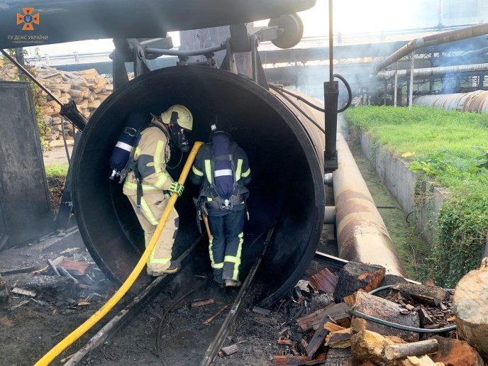 Рятувальники протягом 40 хвилин боролися з вогнем – 01
