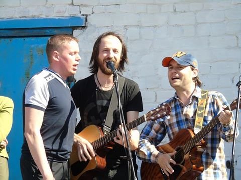 Музиканти з Києва та Хмельниччини виступили перед бійцями 128-ої бригади – 01