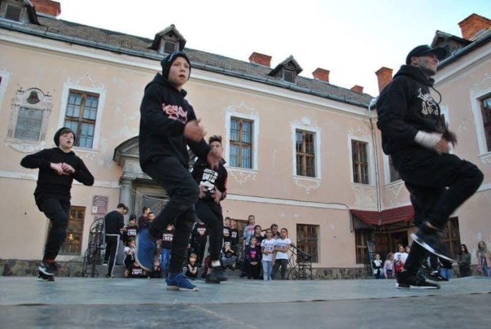 У Мукачеві влаштували справжнє шоу під відкритим небом – 06