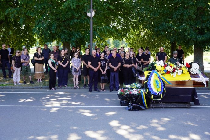 Ужгород попрощався із полеглим 40-річним Героєм – 04