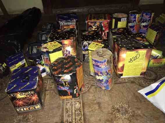 Поліція Рахівщини вилучила "ліву" піротехніку на 10 тисяч гривень – 05