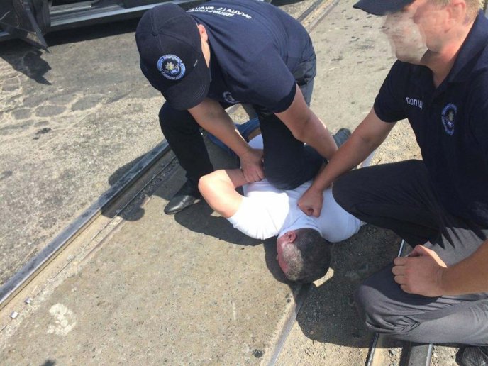 На отриманні хабара піймали директора Закарпатського базового державного медичного коледжу – 03