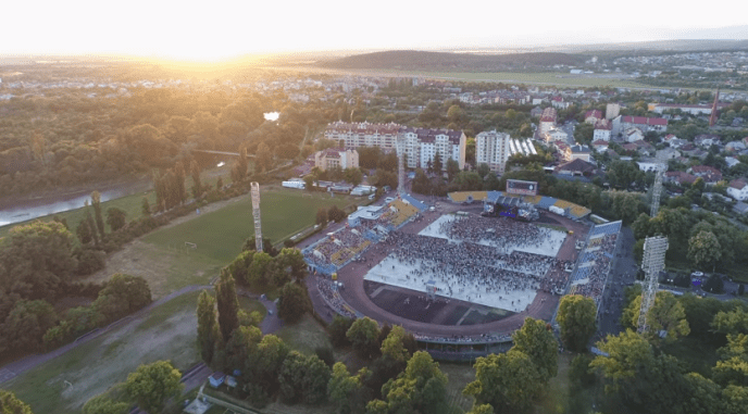 Концерт гурту "Океан Ельзи" в Ужгороді показали з висоти пташиного польоту – 04