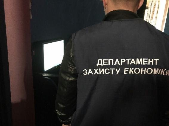 Масштабне викриття незаконного азартного бізнесу: поліція "накрила" 30 гральних закладів – 02