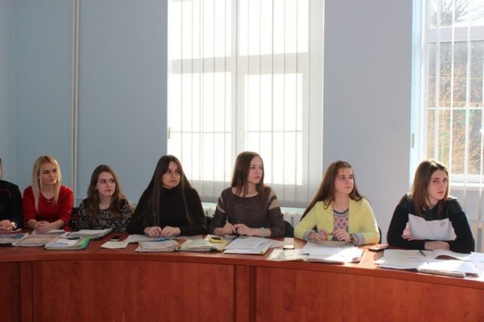 Десант з УжНУ "висадився" у Мукачівському кооперативному коледжі – 09