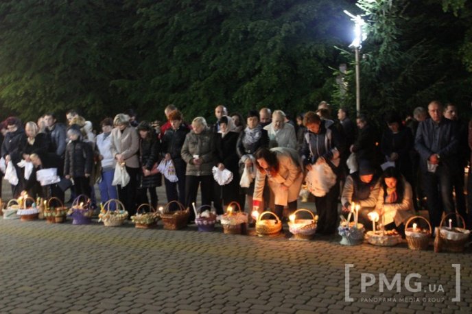 Православні та греко-католики Мукачева відзначають Воскресіння Христове – 18 Православні та греко-католики Мукачева відзначають Воскресіння Христове – 18