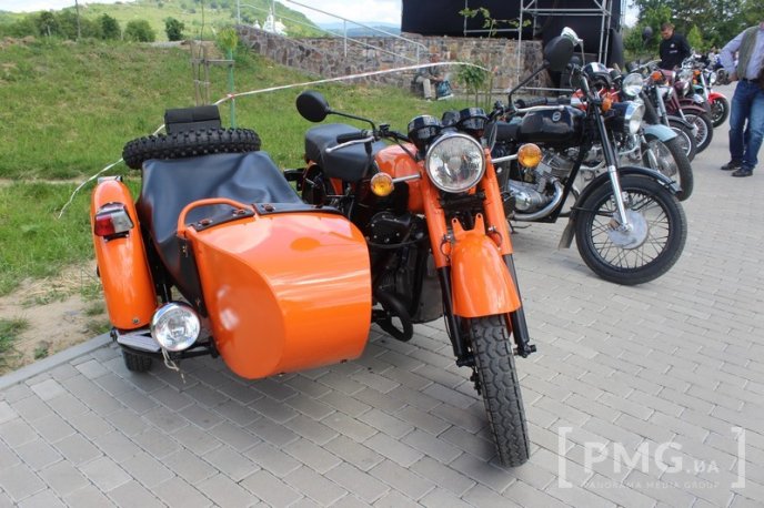Фестиваль "Огинь і м’ясо" у Мукачеві стартував злетом байкерів – 20