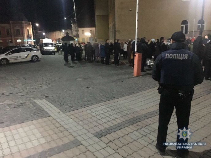 Під час Богослужінь в храмах Закарпаття поліція правопорушень не допустила – 02