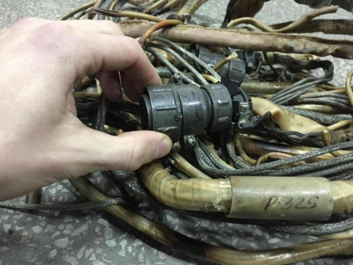 На Закарпатті СБУ попередила контрабанду комплектуючих до військової авіації – 03