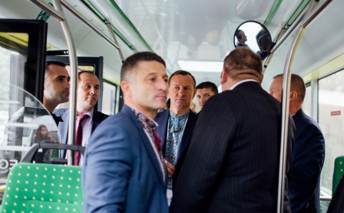 Вулицями Ужгорода їздив новий 100-місний автобус – 14