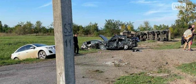 З’явилися фото з місця моторошної автотрощі – 01