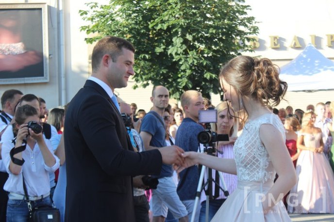 У Мукачеві нагородили випускників-медалістів – 57