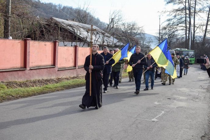 Чинадіївська громада сьогодні попрощалась із полеглим Героєм – 01 Чинадіївська громада сьогодні попрощалась із полеглим Героєм – 01