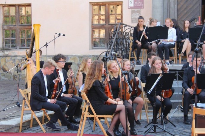 Мукачівці насолоджувалися грою Європейського молодіжного оркестру «Дармштадт» – 07