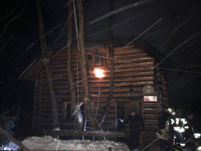 Горіла відома база відпочинку: оприлюднено фото – 01 Горіла відома база відпочинку: оприлюднено фото – 01