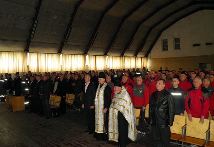 Закарпатські рятувальники вшанували пам’ять загиблих ліквідаторів-чорнобильців – 03 Закарпатські рятувальники вшанували пам’ять загиблих ліквідаторів-чорнобильців – 03