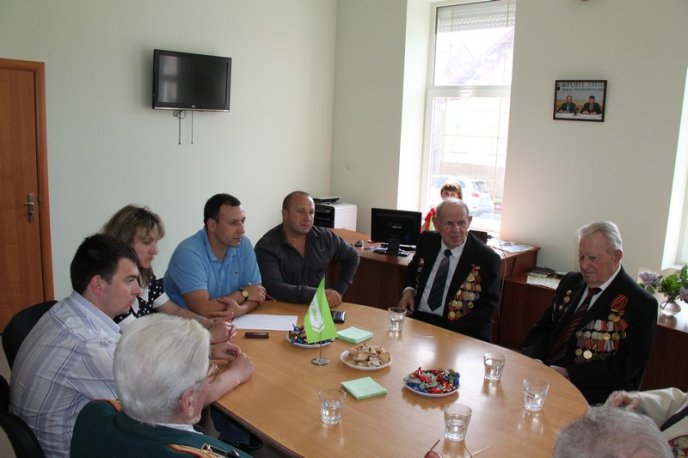 Ветеранів Великої вітчизняної війни зібрали, щоб послухати про війну та привітати зі святом (ФОТО) – 07