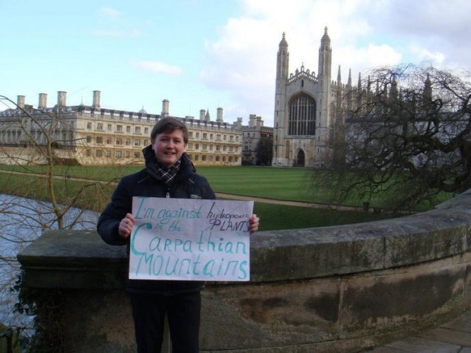 Люди зі США, Канади, Великобританії та інших країн світу протестують проти будівництва в Карпатах міні-ГЕС (ФОТО) – 03