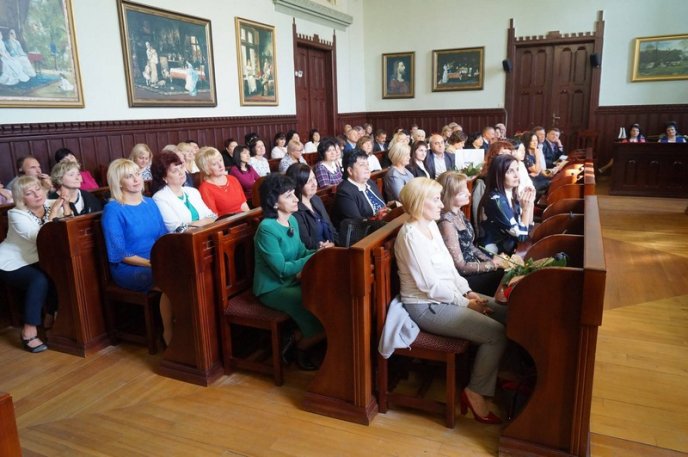 У Мукачеві визначили 10 кращих педагогічних працівників міста – 05