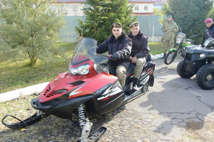 Напередодні Дня захисника України мукачівські прикордонники зустрілись із молоддю – 08